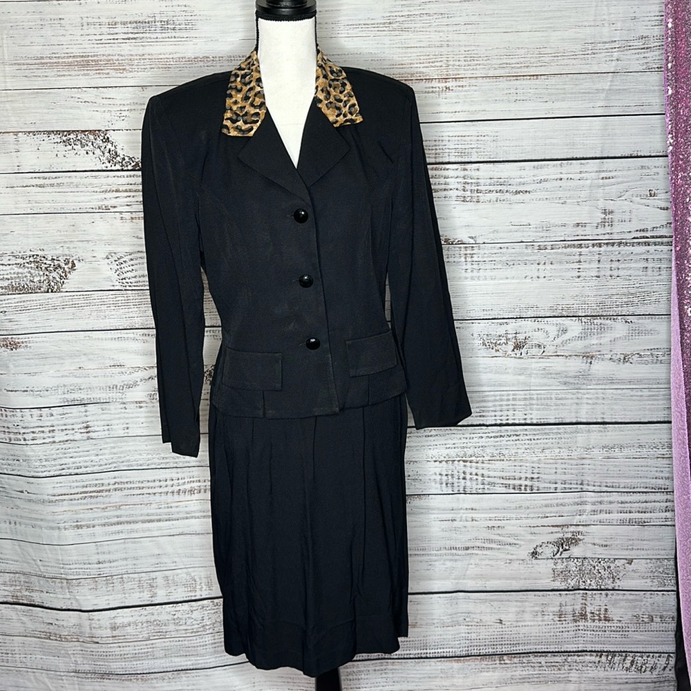 2 piece dress suit Black w/ animal print collar